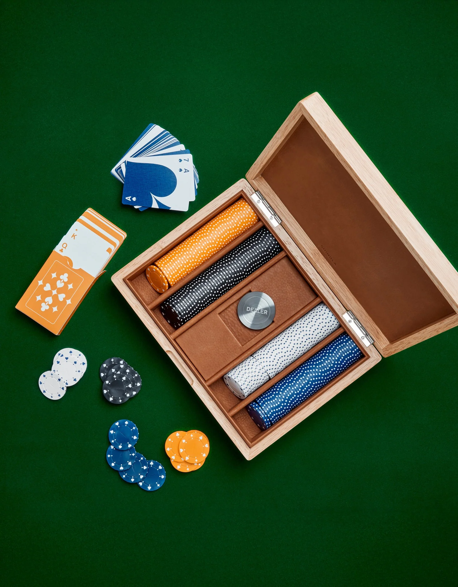 Lacquered Wood Poker Set - Cream / Blue - Image 7
